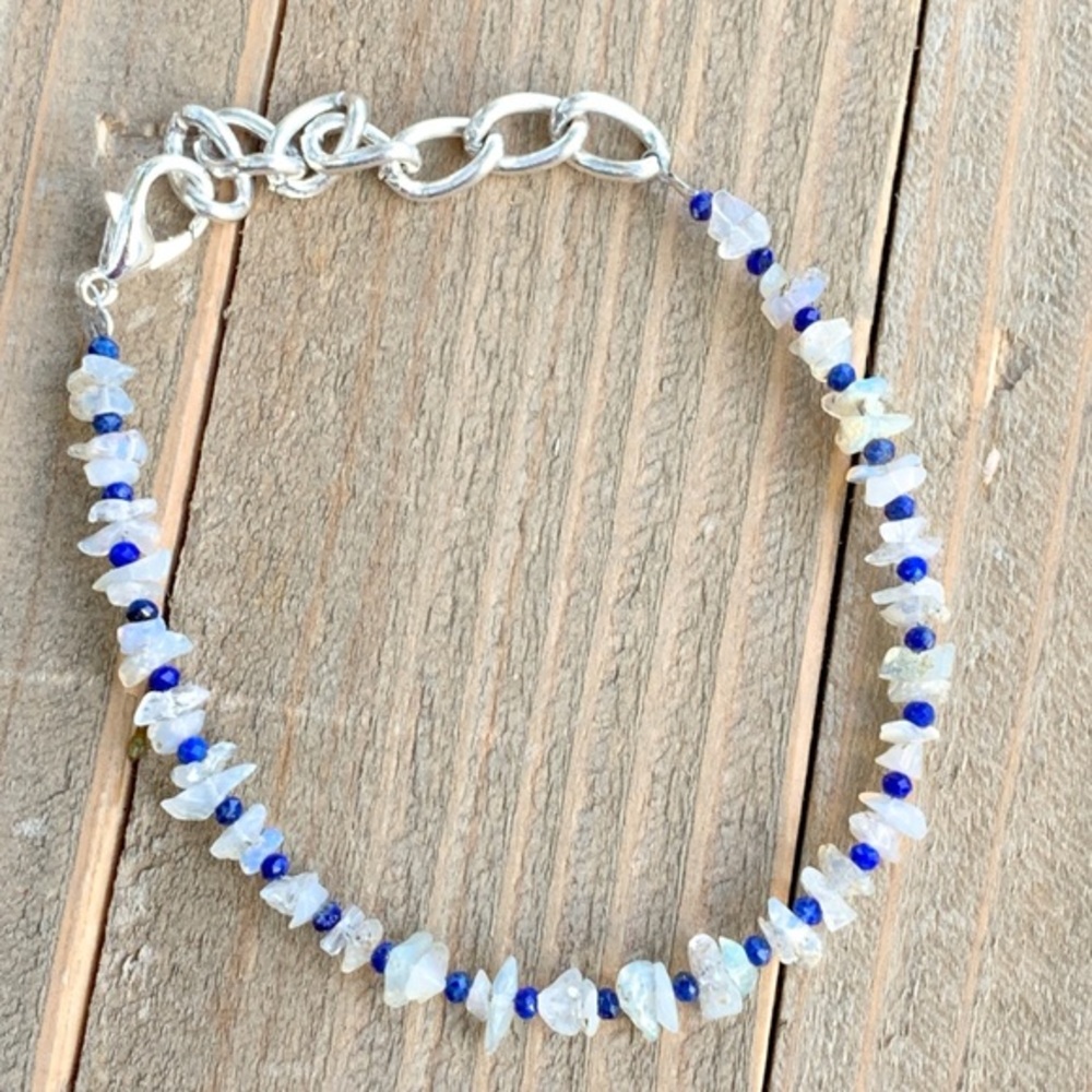 10 Crts Natural Welo Opal & Lapis Lazuli Bracelet